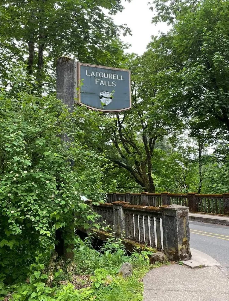 Latourell Falls trail sign